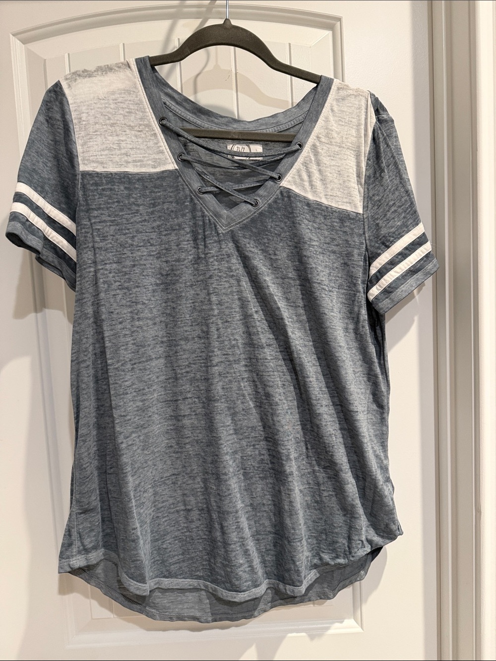 Maurices Heathered Blue Lace-Up Short Sleeve Top with Contrast Yoke